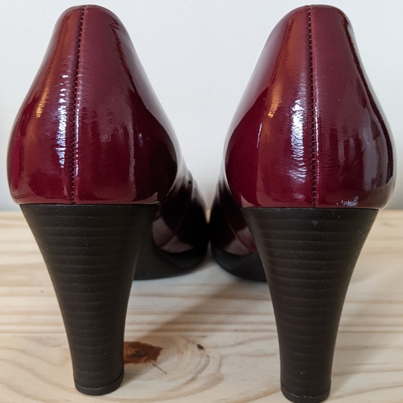 Gabor patent leather heels, size 4.5 - Picture 9 of 9